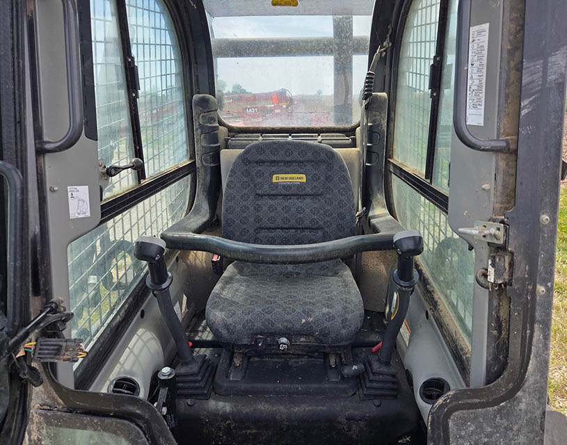 2019 New Holland L228 Skid Steer - Image 8