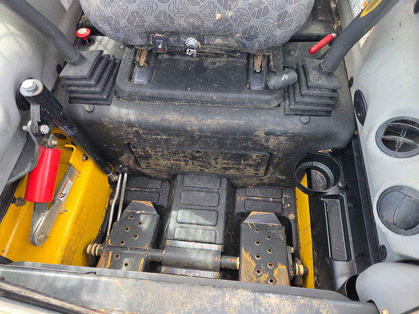 2019 New Holland L228 Skid Steer - Image 9