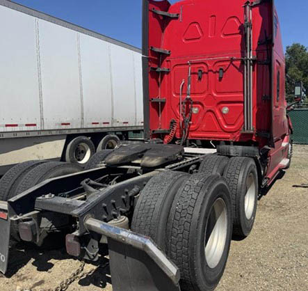 2020 Freightliner Cascadia - Image 2