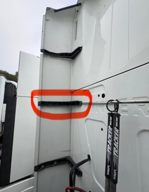 2020 International LT625 Sleeper Cab - Image 10