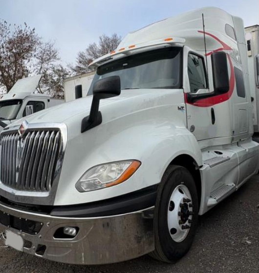 2020 International LT625 Sleeper Cab - Image 3