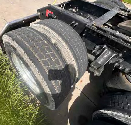 2020 Volvo VNL - Image 17