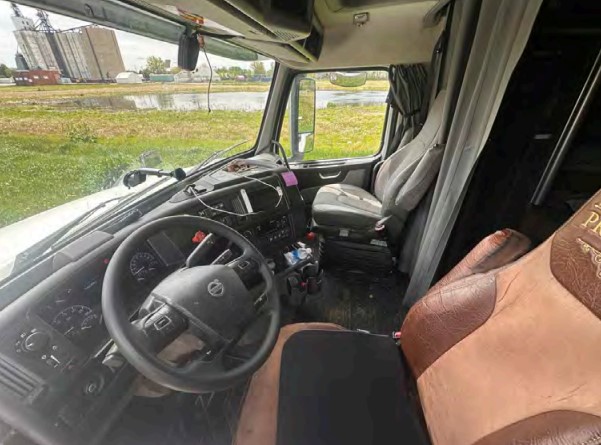 2020 Volvo VNL - Image 24