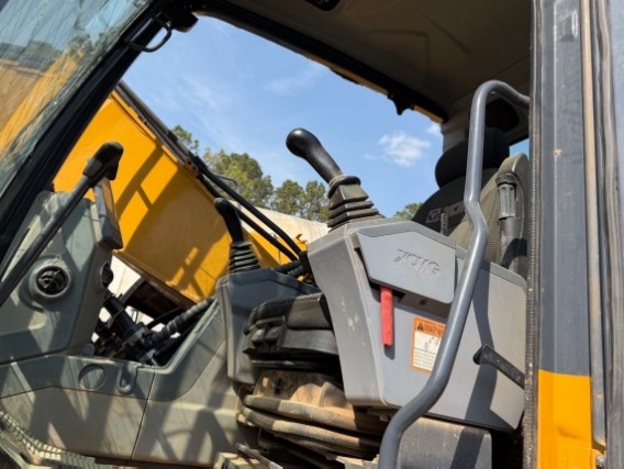 2021 XCMG 210U Excavator - Image 23