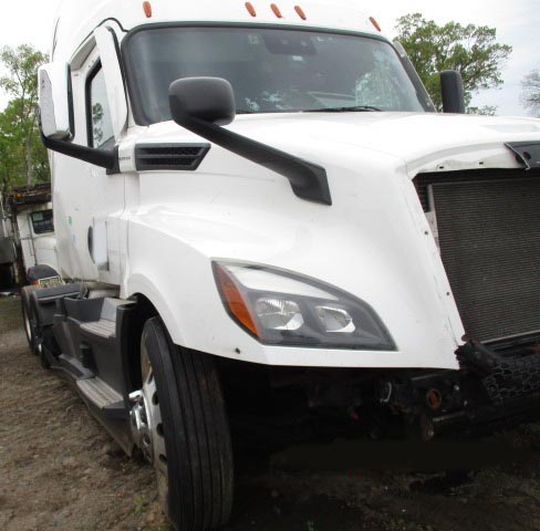 2022 Freightliner Cascadia - Image 2