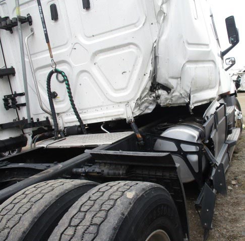 2022 Freightliner Cascadia - Image 8