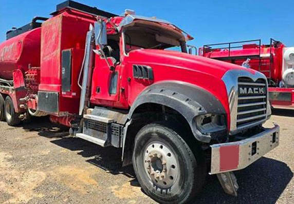 2022 Mack Granite GR64F Hot Oil Injection Truck - Image 2