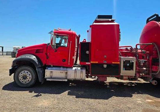2022 Mack Granite GR64F Hot Oil Injection Truck - Image 3