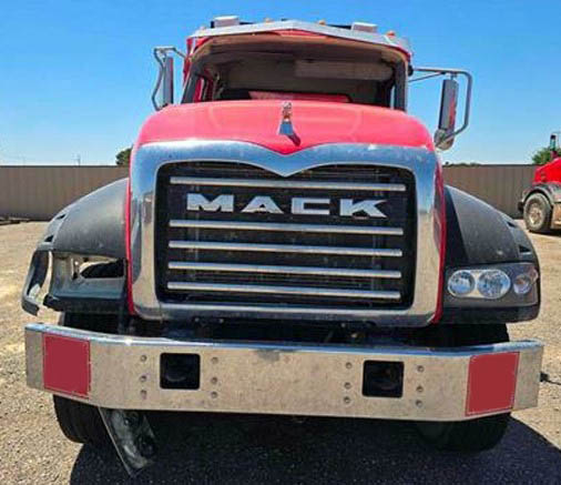 2022 Mack Granite GR64F Hot Oil Injection Truck - Image 4