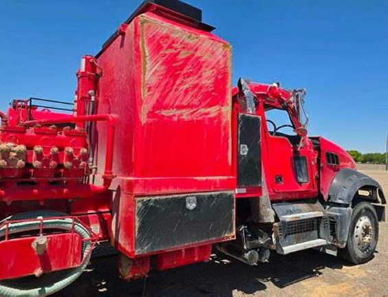 2022 Mack Granite GR64F Hot Oil Injection Truck - Image 5