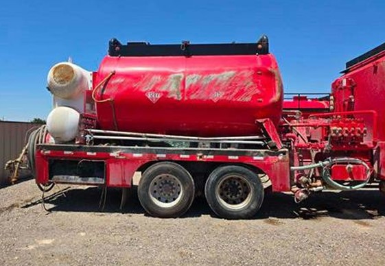 2022 Mack Granite GR64F Hot Oil Injection Truck - Image 6