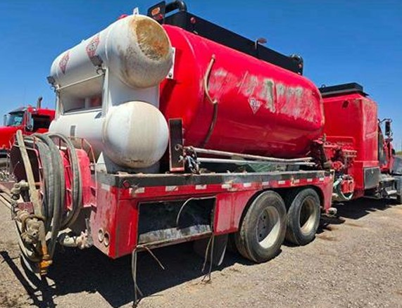 2022 Mack Granite GR64F Hot Oil Injection Truck - Image 8
