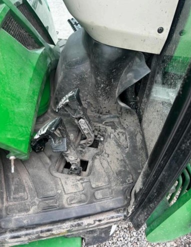 2022 John Deere 4066R Tractor - Image 10