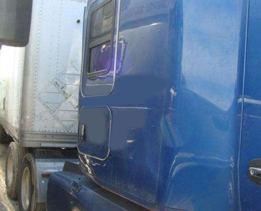 2022 Kenworth T680 - Image 17