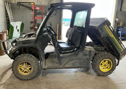 2023 John Deere Gator XUV 835M
