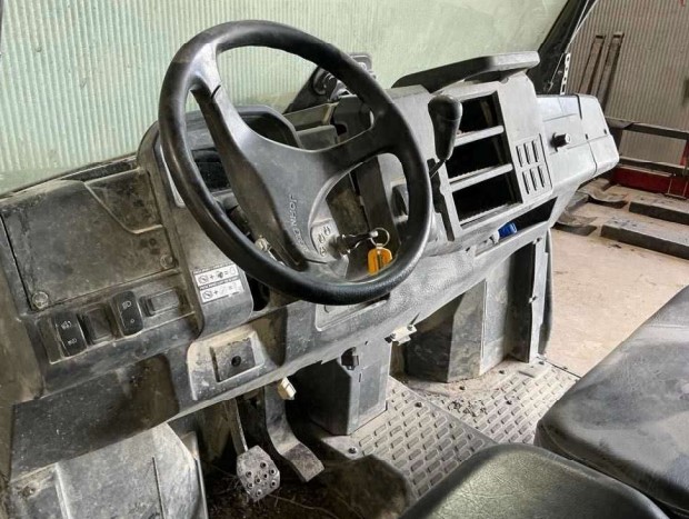 2023 John Deere Gator XUV 835M - Image 13