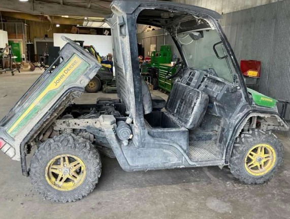 2023 John Deere Gator XUV 835M - Image 2