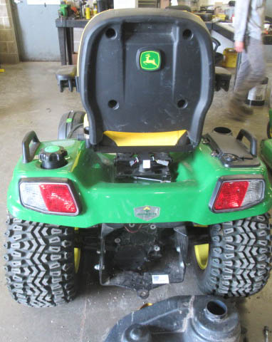 2023 John Deere X758 Mower - Image 3