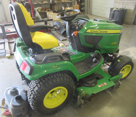 2023 John Deere X758 Mower - Image 4