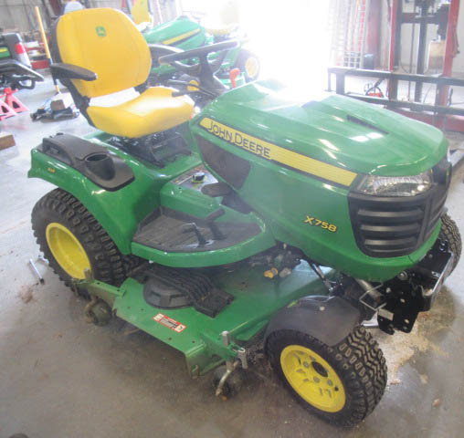 2023 John Deere X758 Mower - Image 5