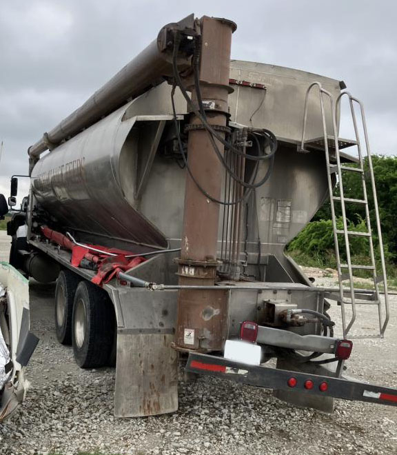 2024 Freightliner 114SD Feed Truck - Image 3