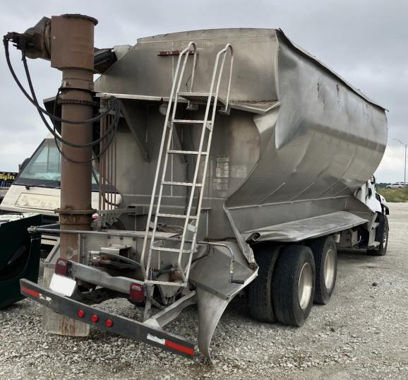 2024 Freightliner 114SD Feed Truck - Image 6