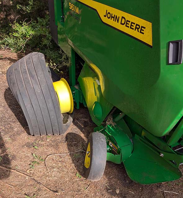 2024 John Deere 561M Baler - Image 9