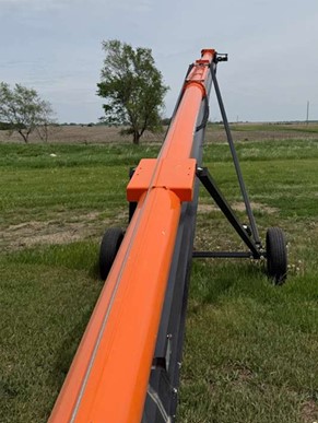 2025 BATCO 1549 Conveyor - Image 4