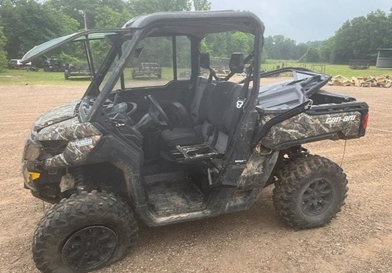 2025 Can-Am Defender UTV - Image 2