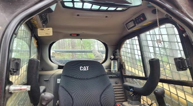 2024 Caterpillar 299D3 Skid Steer - Image 6