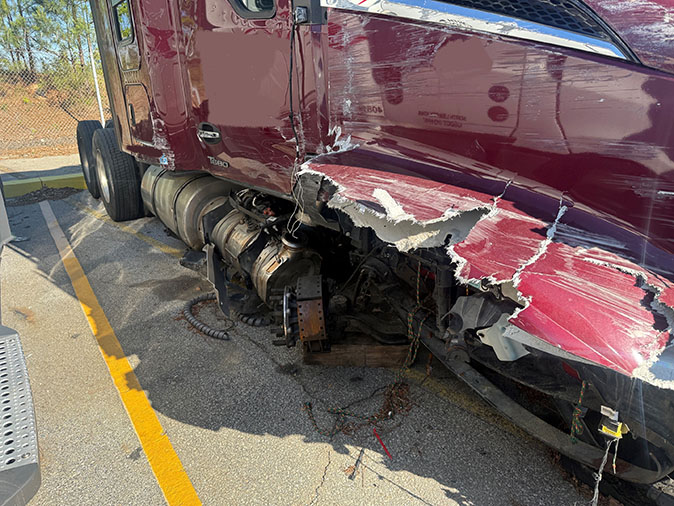 2025 Kenworth T680 - Image 2
