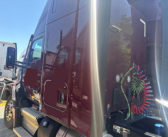 2025 Kenworth T680 - Image 4