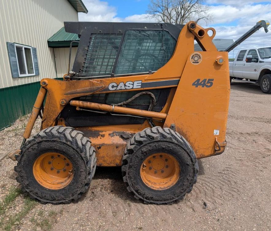 2007 Case 445 Skid Steer - Image 2