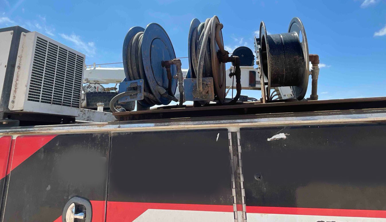 2020 Ford F600 with 2020 Summit 6620 Crane - Image 10