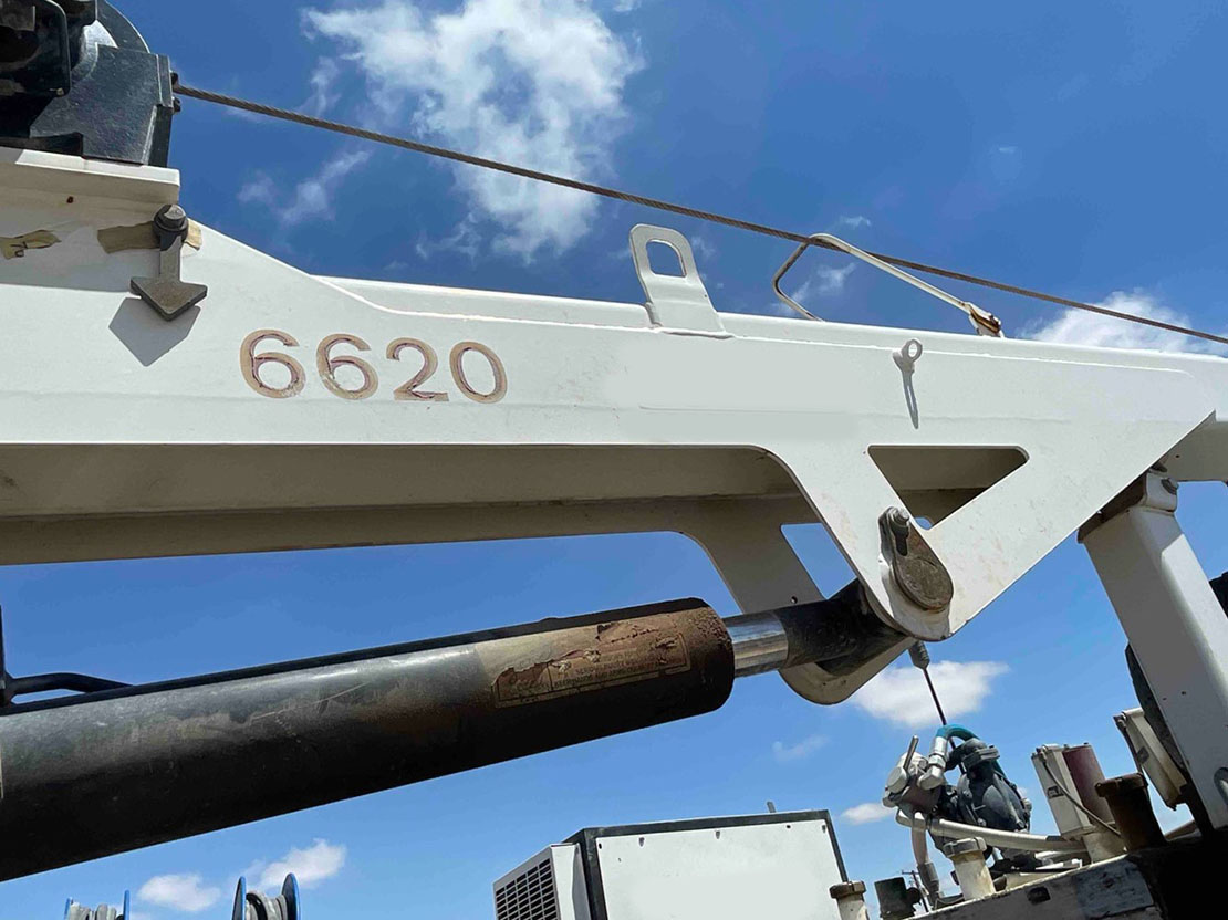 2020 Ford F600 with 2020 Summit 6620 Crane - Image 19