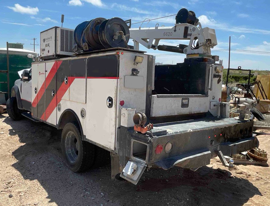 2020 Ford F600 with 2020 Summit 6620 Crane - Image 4