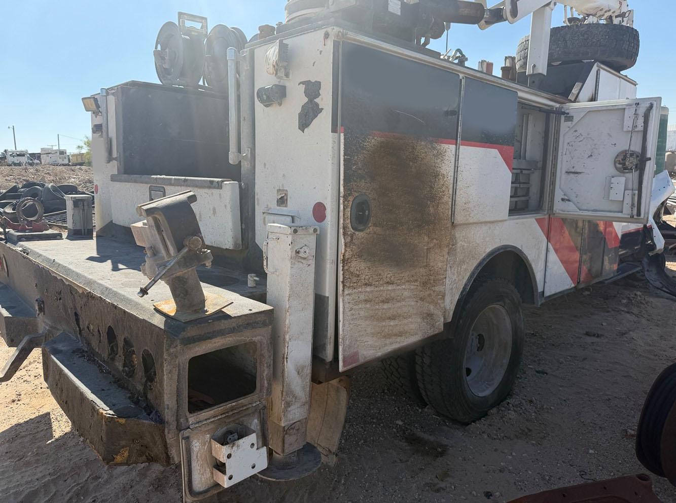 2020 Ford F600 with 2020 Summit 6620 Crane - Image 6