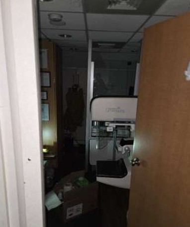 2009 Ford F750 OSV EXP Office Truck - Image 13