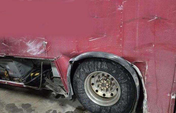 2009 Ford F750 OSV EXP Office Truck - Image 15