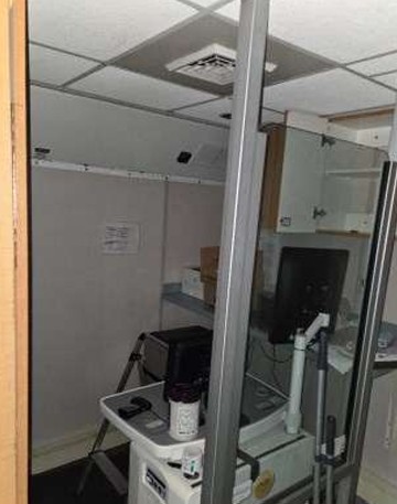 2009 Ford F750 OSV EXP Office Truck - Image 18