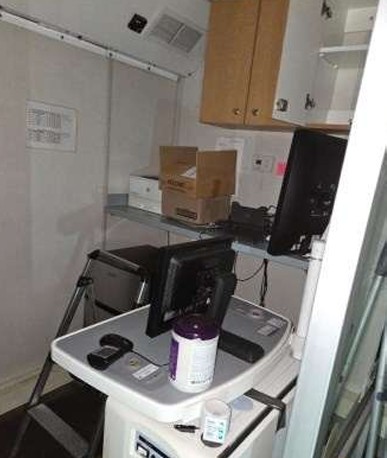 2009 Ford F750 OSV EXP Office Truck - Image 21