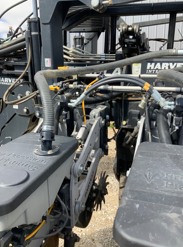 2022 Harvest International 1.5 Series Planter - Image 12