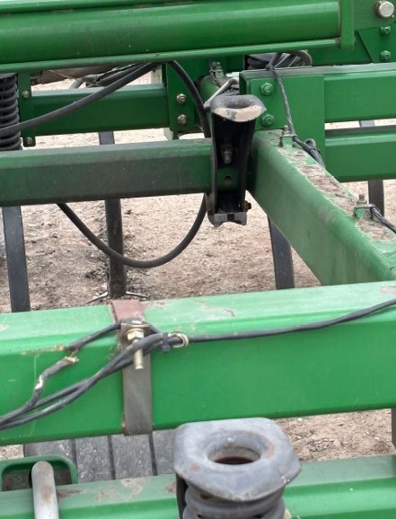 2009 John Deere 2210 Field Cultivator - Image 16