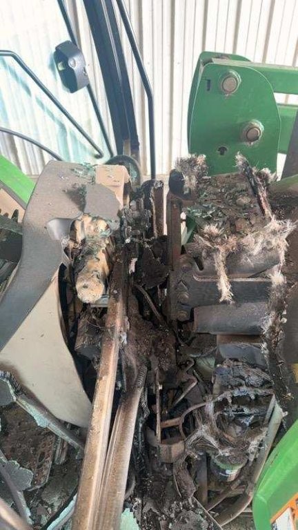 2010 John Deere 5105M Tractor - Image 5