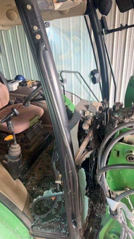 2010 John Deere 5105M Tractor - Image 6