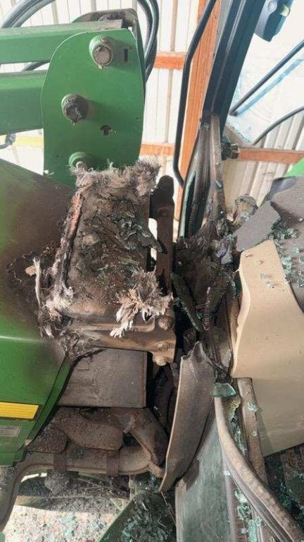 2010 John Deere 5105M Tractor - Image 8