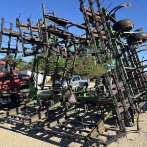 John Deere 980 Field Cultivator