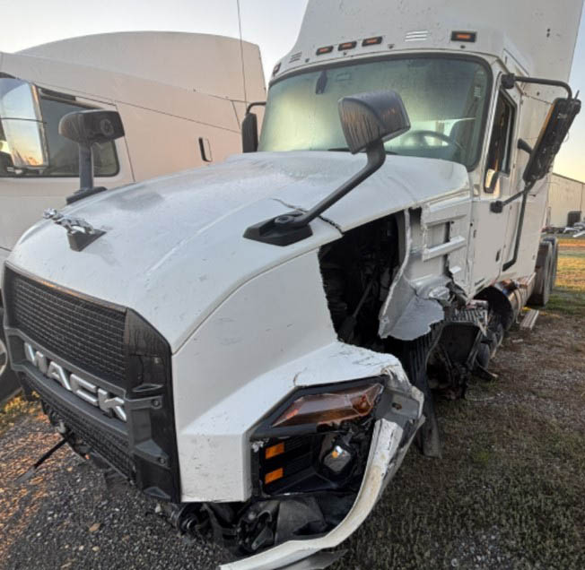 2022 Mack Anthem - Image 5