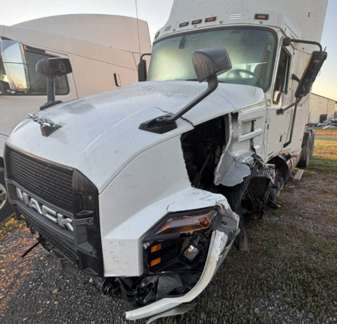 2022 Mack Anthem - Image 6