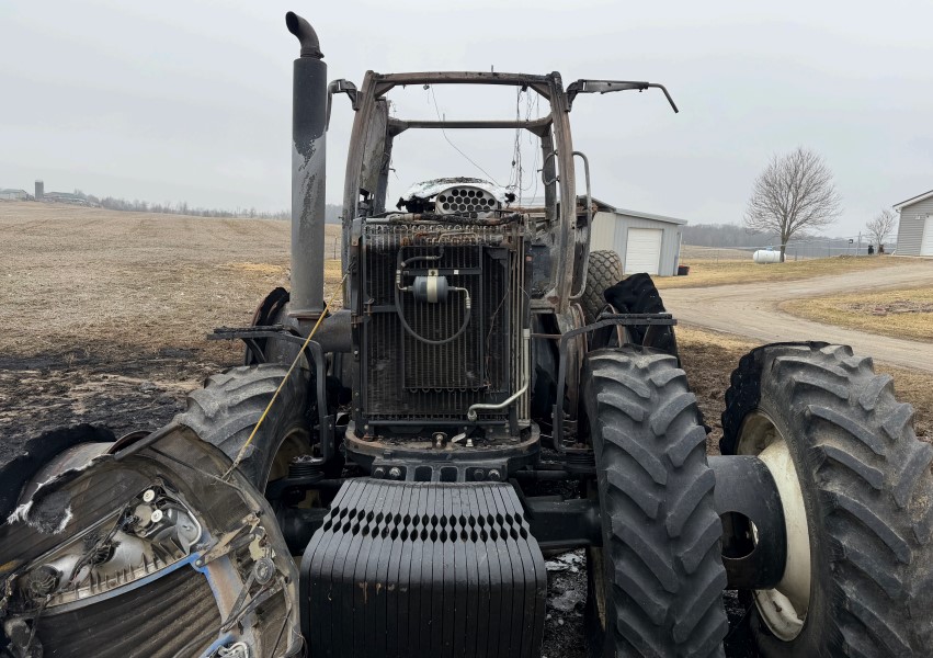 New Holland 8030 Tractor - Image 3